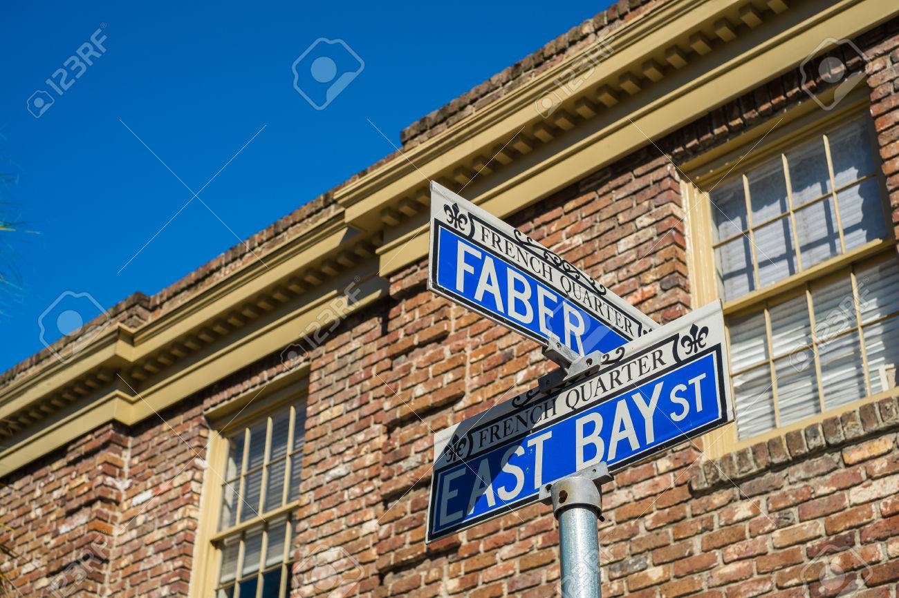 サウスカロライナ州チャールストンのダウンタウンの歴史的なフレンチ クオーター地区 の写真素材 画像素材 Image