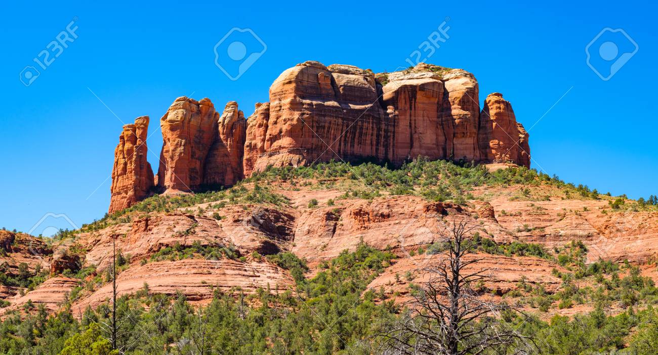 アリゾナ州セドナの美しい大聖堂岩の風景の美しい景色 の写真素材 画像素材 Image
