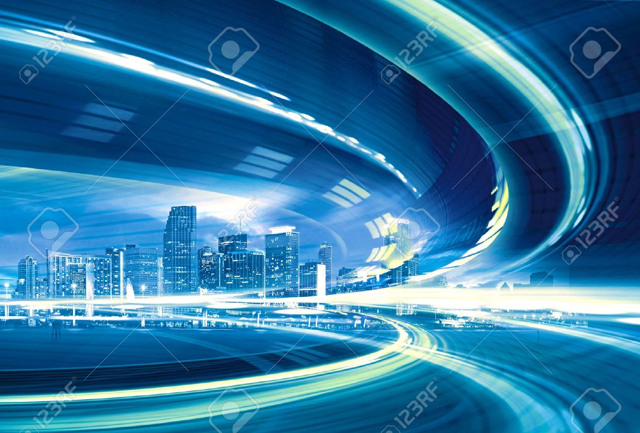 Illustration abstraite d'une autoroute urbaine va le centre ville ... Ville moderne