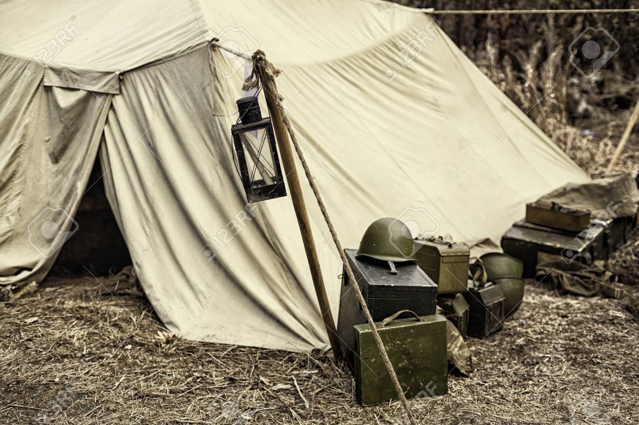 生活と第二次世界大戦 軍のキャンプ 軍事機器の科目の再構築 の写真素材 画像素材 Image 56588479