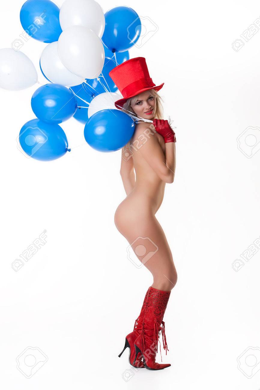Joven Mujer Desnuda Con Un Montón De Blanco Y Azul, Globos De Aire En El  Fondo Aislado Fotos, retratos, imágenes y fotografía de archivo libres de  derecho. Image 44968240