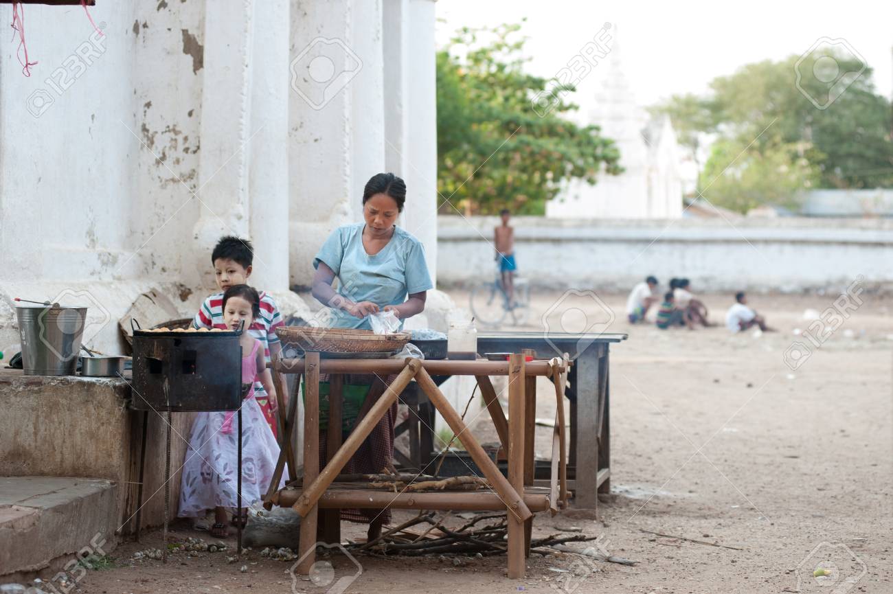 Bagan Myanmar May 3 Female Vendor Makes A Noodle For Client In Bagan Bagan Myanmar May 3 Female Vendor Makes A Noodle For Client In Bagan