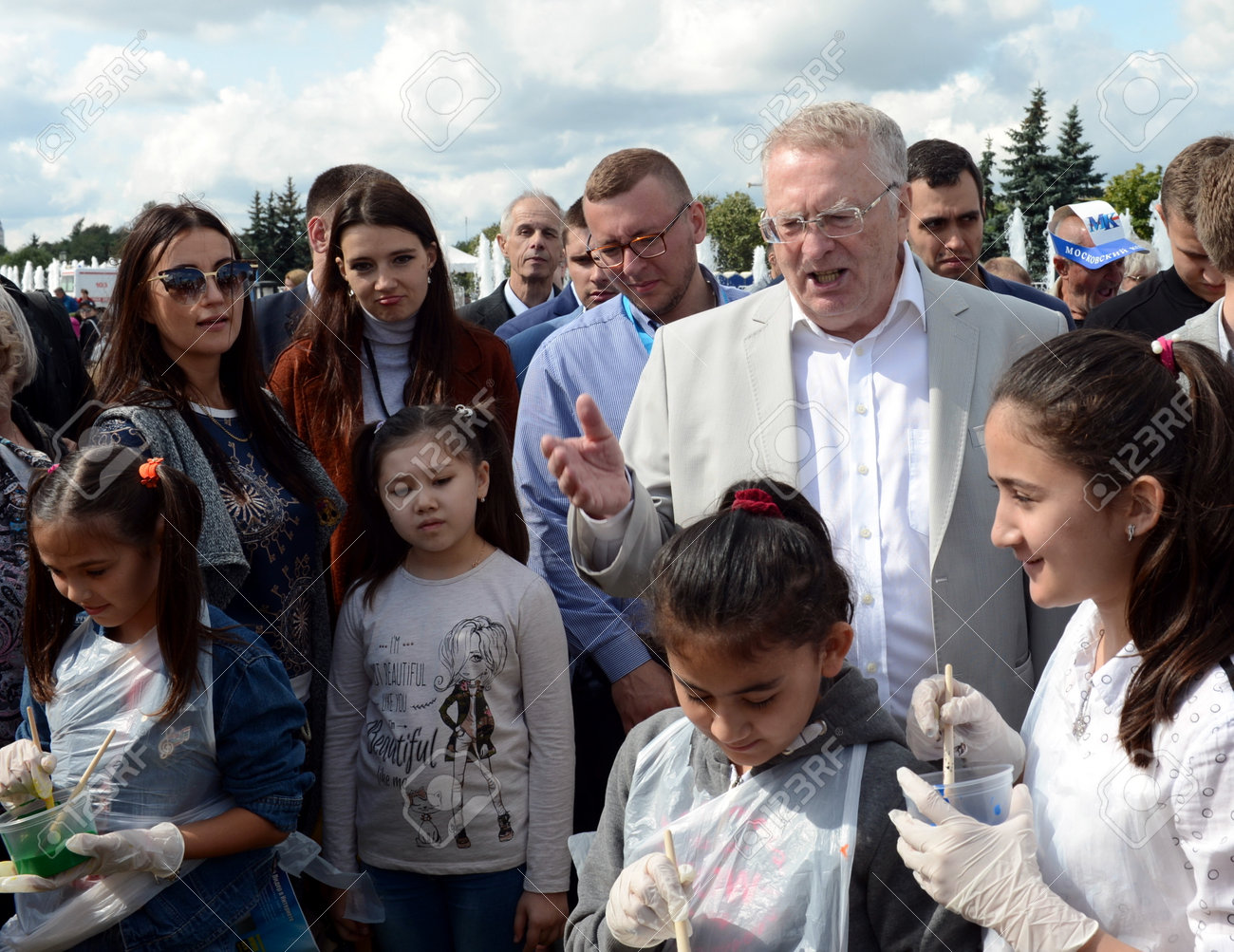 モスクワのプレスフェスティバルでロシアのウラジーミル ジリノフスキー自由民主党党首 の写真素材 画像素材 Image