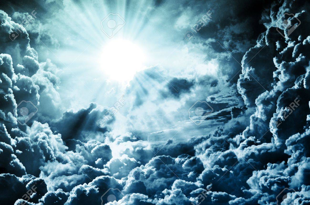 太陽と暗い空 の写真素材 画像素材 Image 太陽と暗い空 の写真素材 画像素材 Image