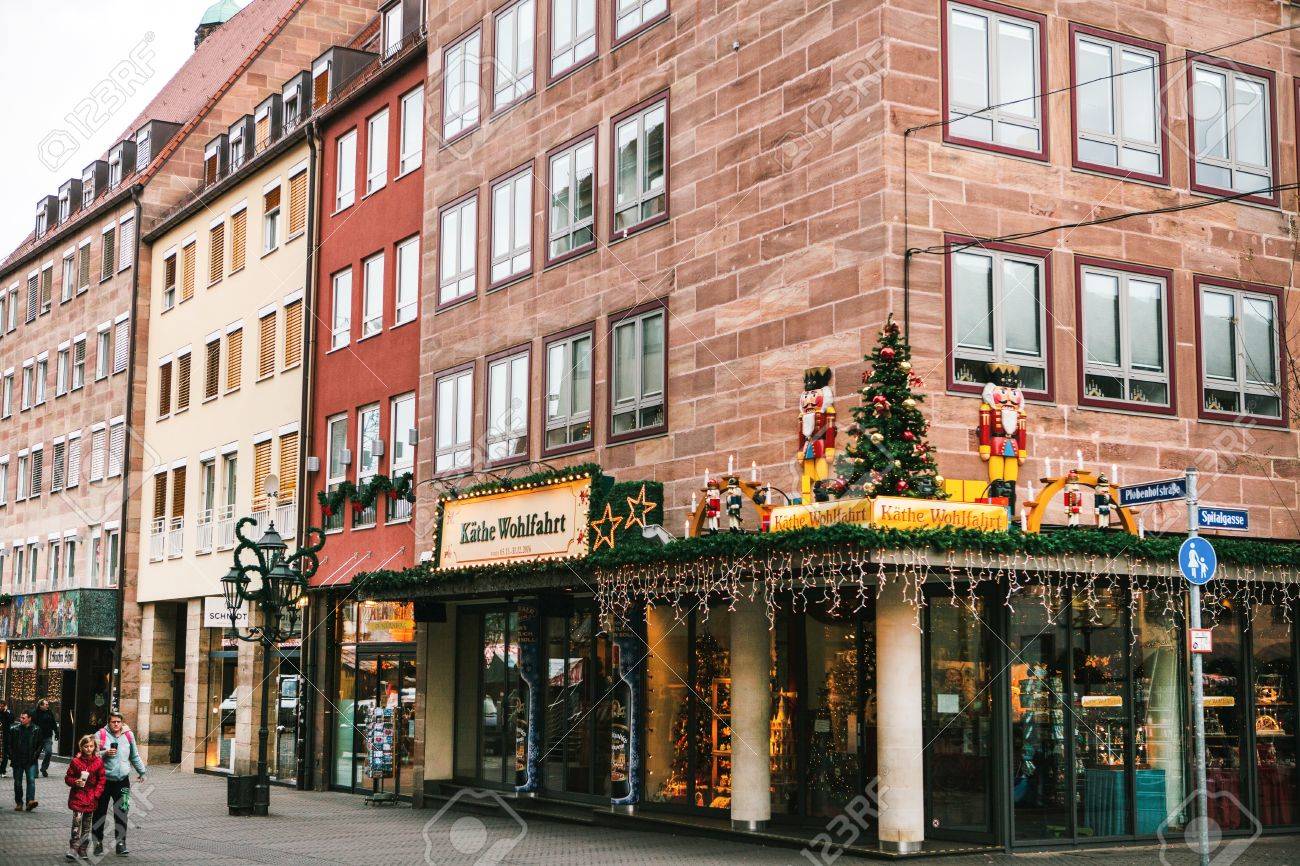 ニュルンベルク 17 年 12 月 27 日 ケーテ ウォールファールト クリスマスの装飾とおもちゃ屋さん ドイツで人気のあるグッズ ストアです クリスマスのヨーロッパ の写真素材 画像素材 Image