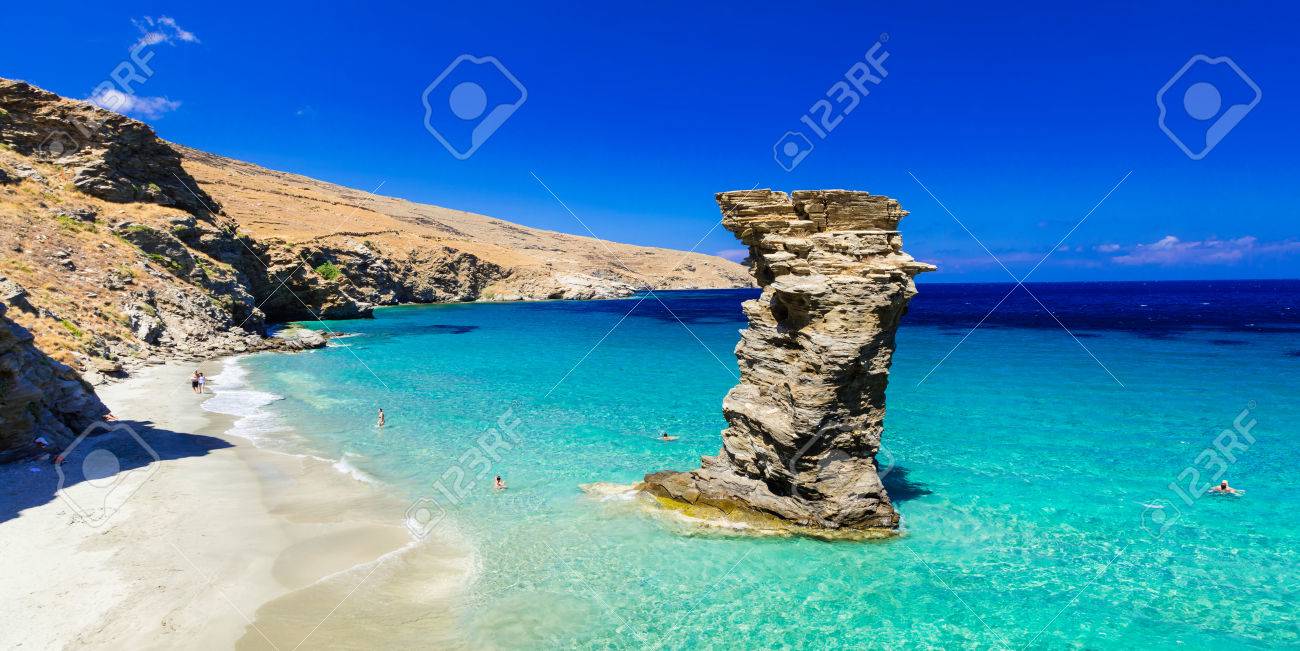 ギリシャの島々 のビューティフィル ターコイズ ブルーのビーチ アンドロス島 キクラデス諸島 の写真素材 画像素材 Image