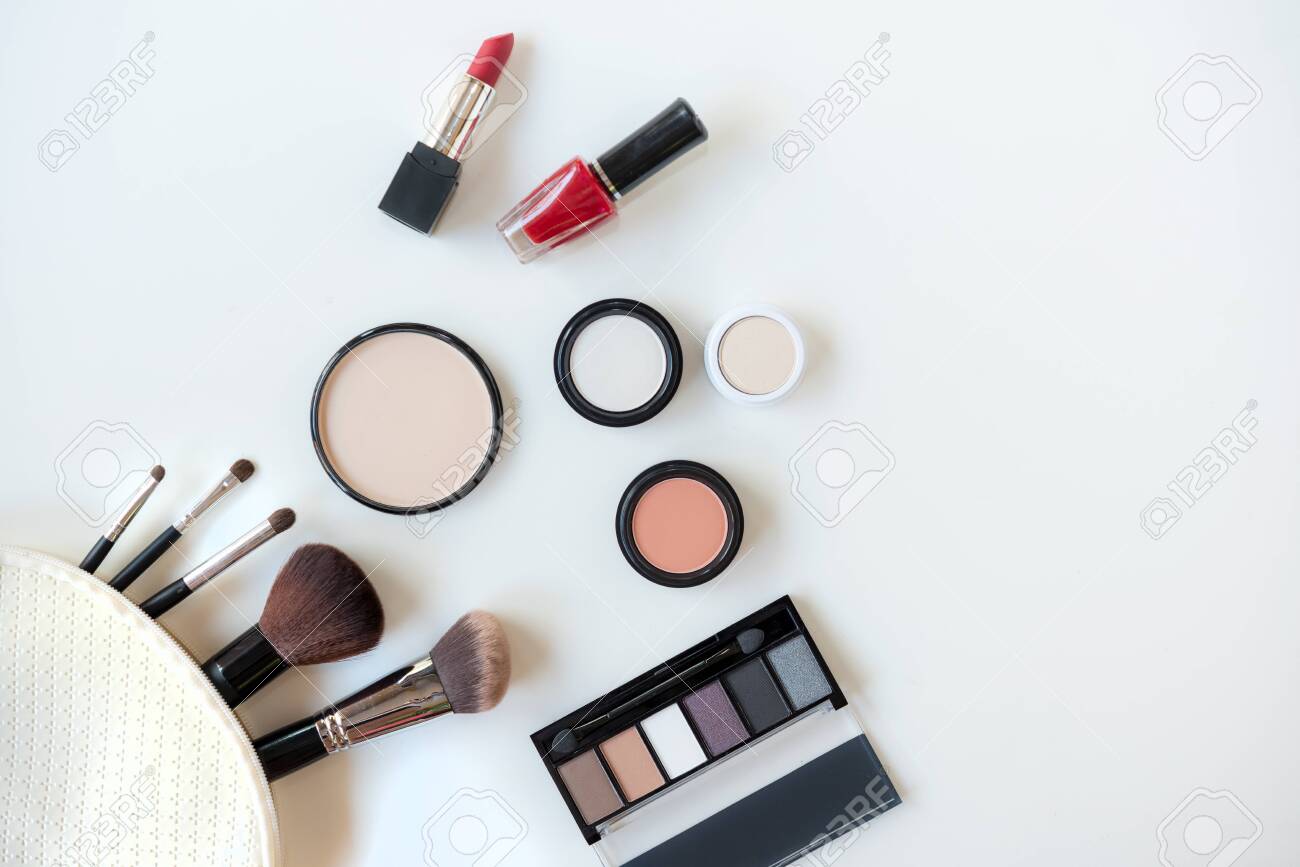 Makeup Beauty Cosmetic Fashion Set Background. Cosmetics Woman Bag Product  Facial, Lipstick Â and Items Decorative Composition Flat Lay On White  Background.Â Lifestyle Fashion Concept 正版图像123RF中国- 高质量免版税图像库. Image  147030143, image size:1300x867