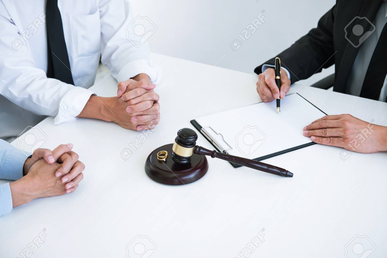 agreement prepared by lawyer signing decree of divorce dissolution divorce contract