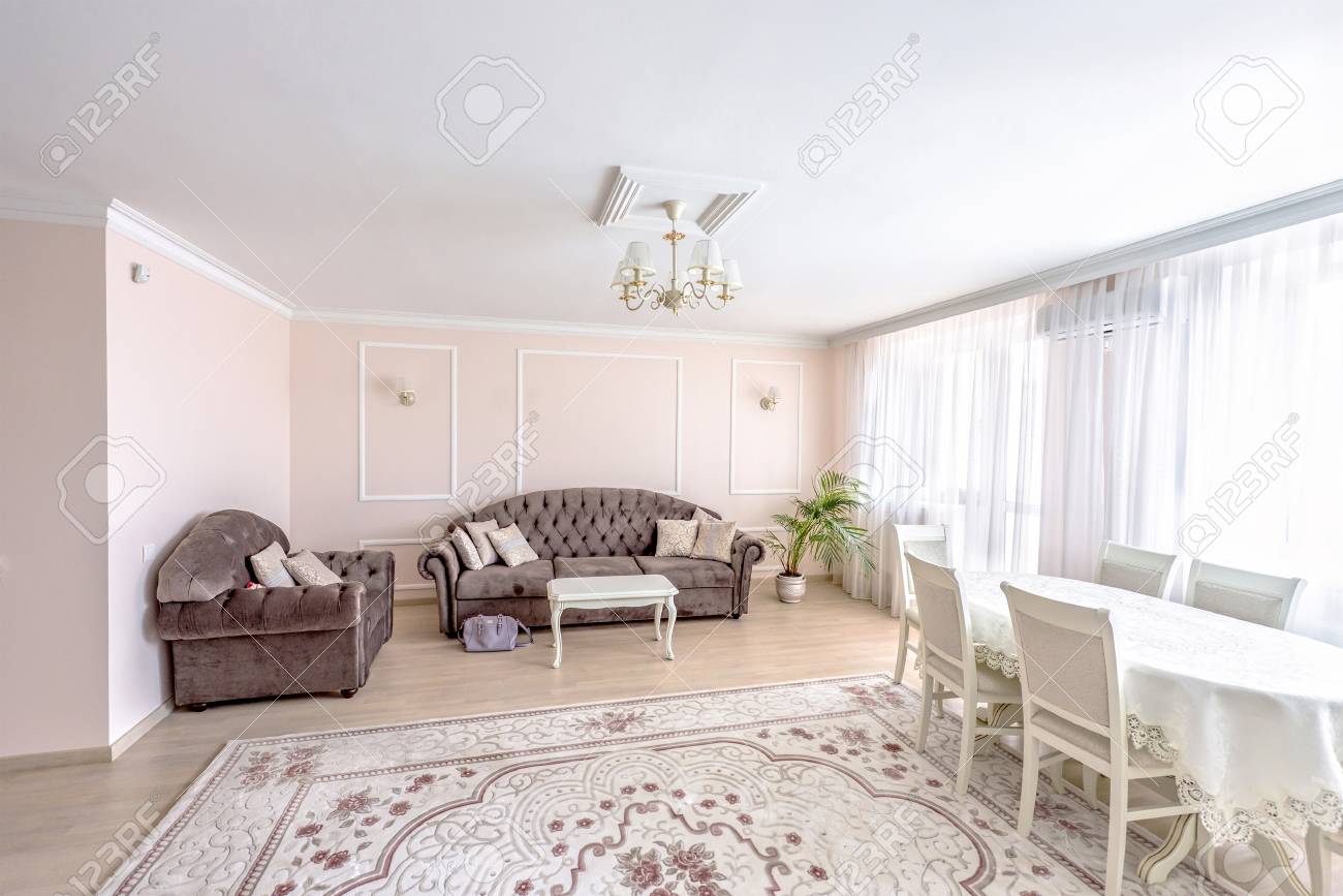bilder von innenarchitektur tv mabel standardbild weiße wohnung innenarchitektur wohnzimmer mit klassischen möbeln sofa und weißen tisch blumenund tvaudioset modernen stil in chisinau mit klassischen möbeln bilder von innenarchitektur tv mabel standardbild weiße wohnung innenarchitektur wohnzimmer mit klassischen möbeln sofa und weißen tisch blumenund tvaudioset modernen stil in chisinau mit klassischen möbeln