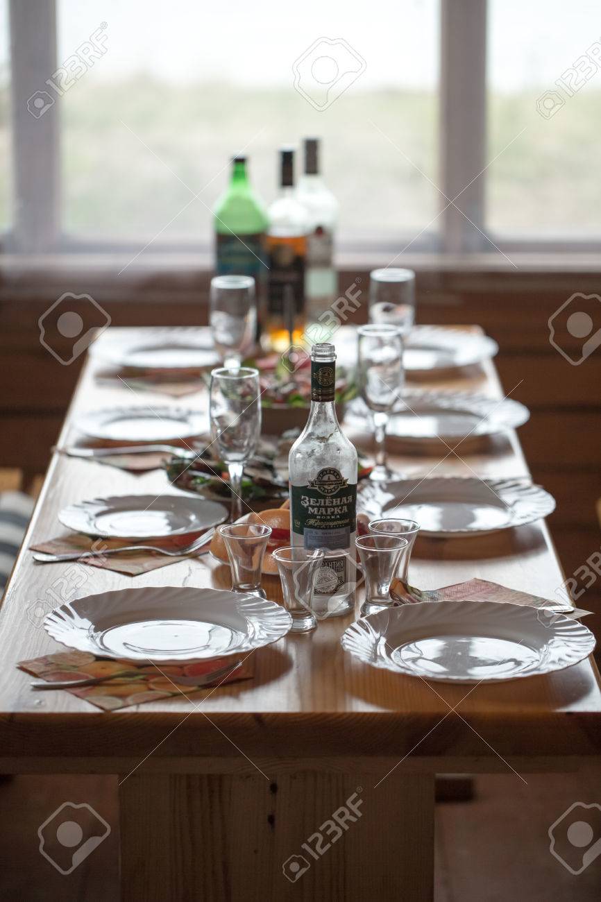 Schön Gedeckten Tisch Foto Für Sie Lizenzfreie Fotos, Bilder Und ... Schön Gedeckten Tisch Foto Für Sie Lizenzfreie Fotos, Bilder Und ...