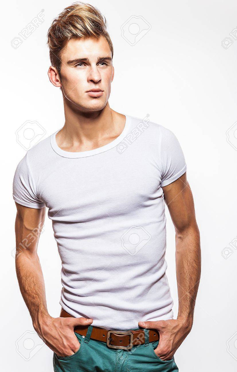 Elegant young handsome man Studio fashion portrait - 16958190 Elegant young handsome man Studio fashion portrait - 16958190