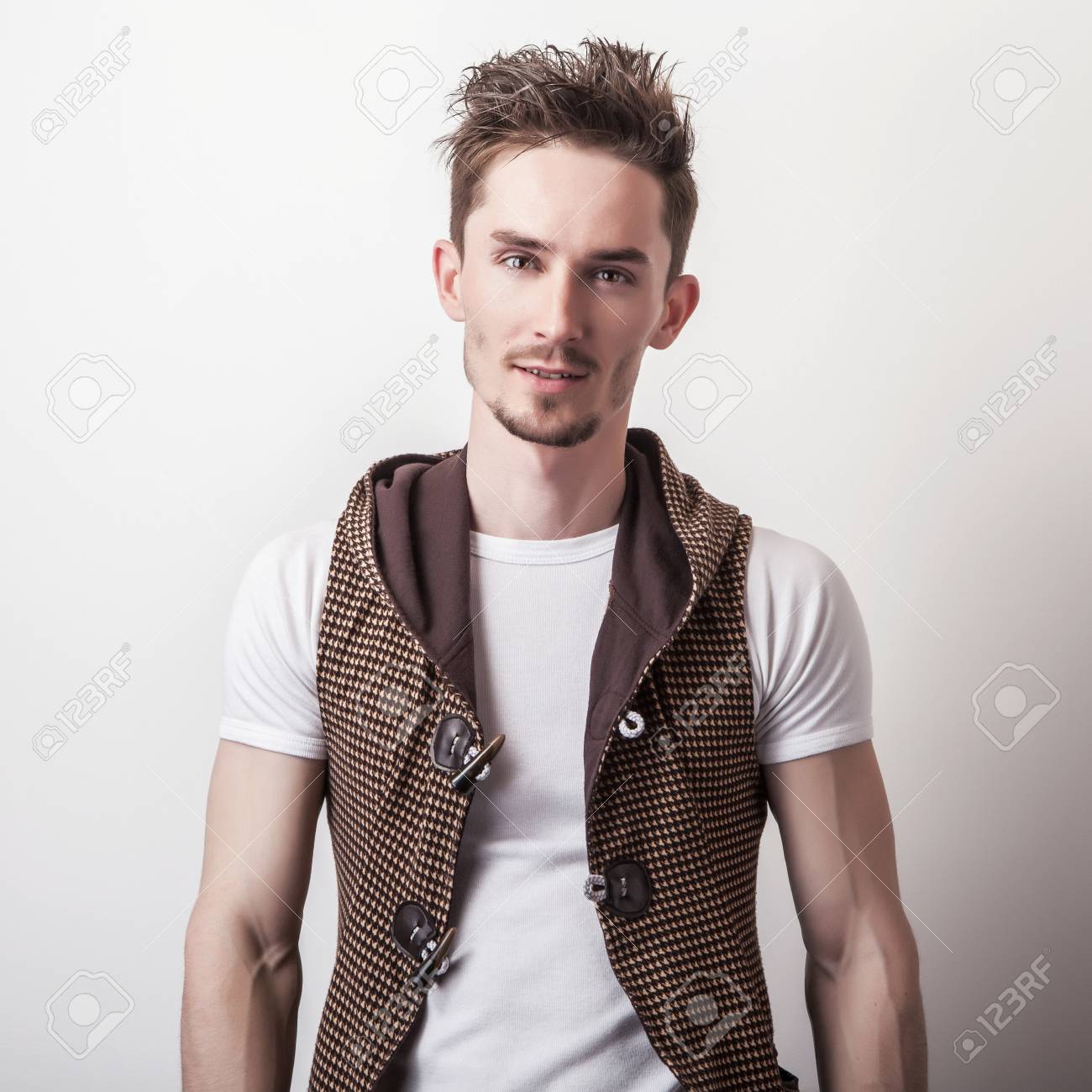 chaleco marron hombre