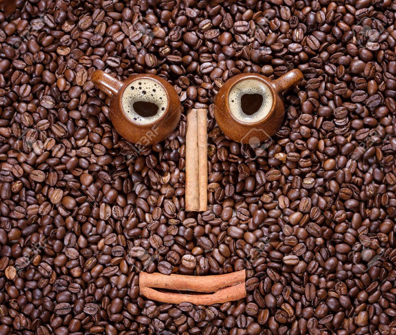 にこやかな顔の形でコーヒー豆 の写真素材 画像素材 Image