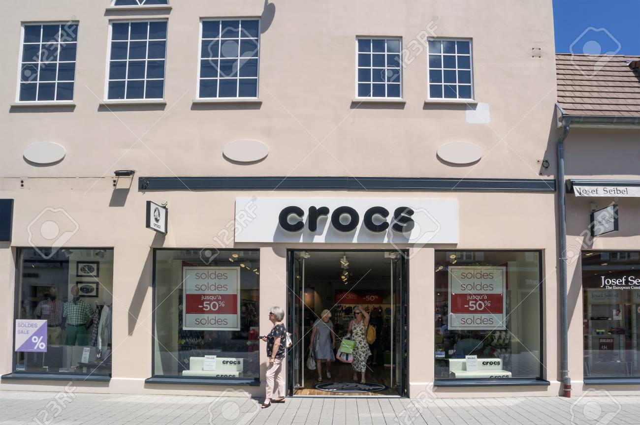 crocs outlet sale