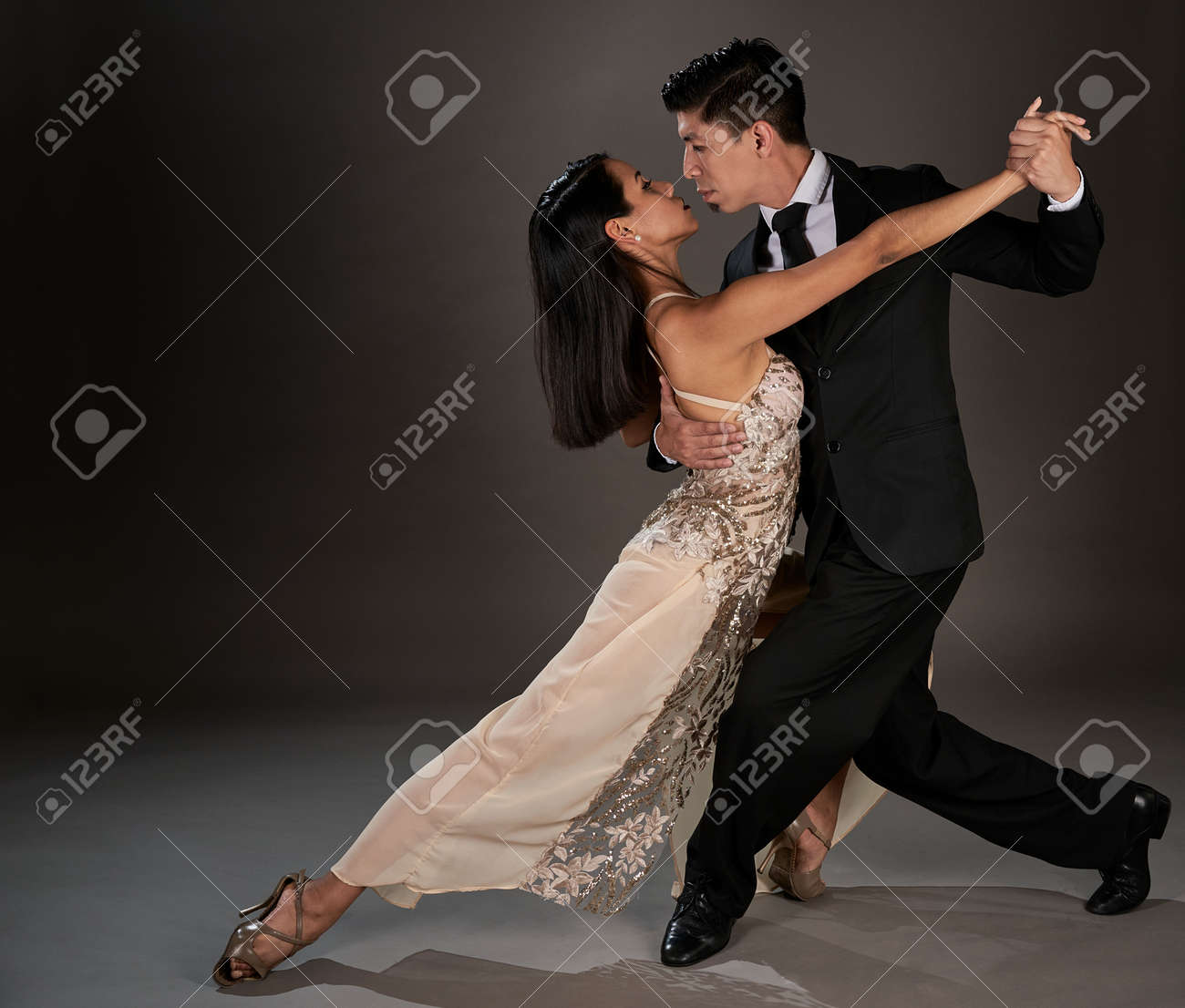 【限定・希少】リサラーソン ダンスをする男女 限定・希少】リサラーソン ダンスをする男女 限定・希少】リサラーソン