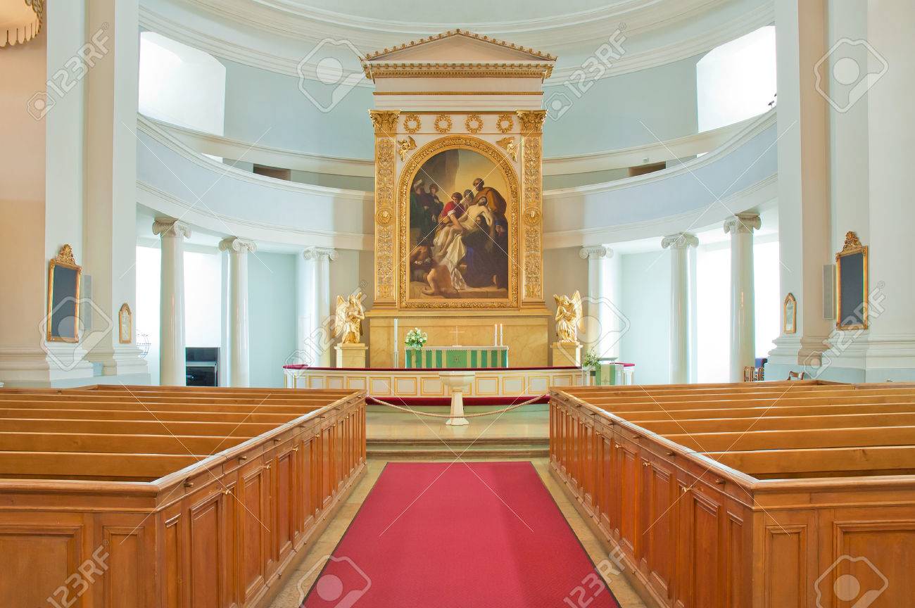 祭壇とヘルシンキ大聖堂の内部 の写真素材 画像素材 Image