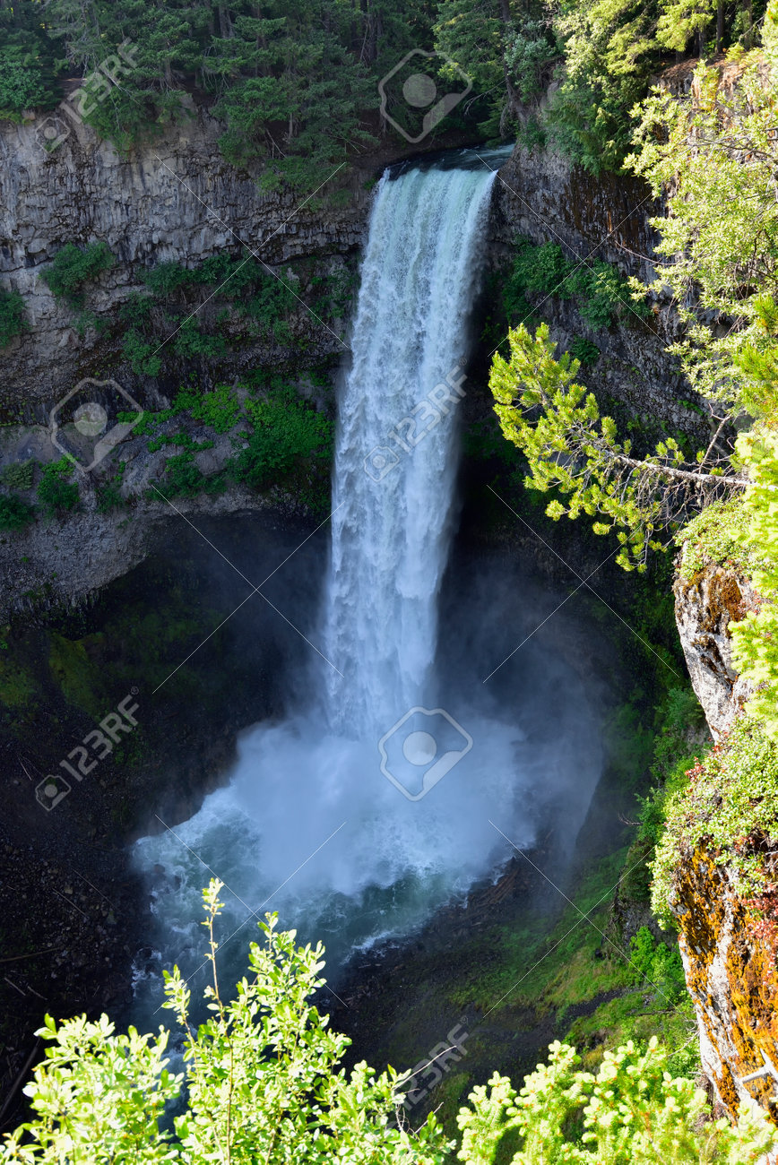 The Spectacular Brandywine Falls near Whistler, British Columbia, Canada. - 160995797 The Spectacular Brandywine Falls near Whistler, British Columbia, Canada. - 160995797