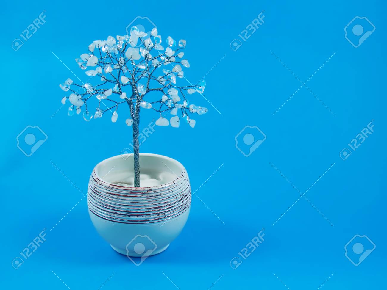 白水晶 クリスタル ツリー の写真素材 画像素材 Image