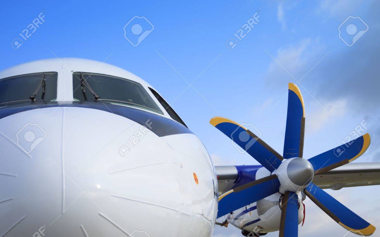 avión con alas y aviones de hélice fotos retratos imágenes y