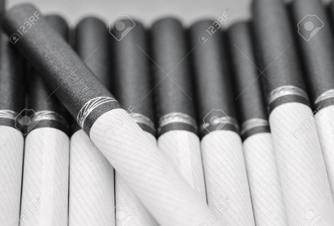 タバコ 黒のフィルターと壮大なタバコの箱 の写真素材 画像素材 Image