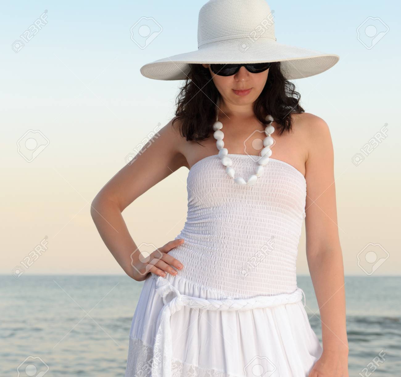sundress and hat