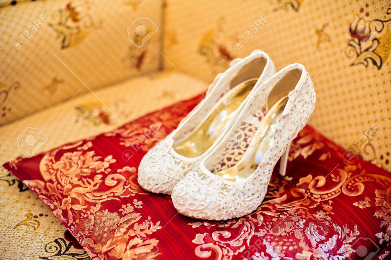 cream colored shoes for wedding