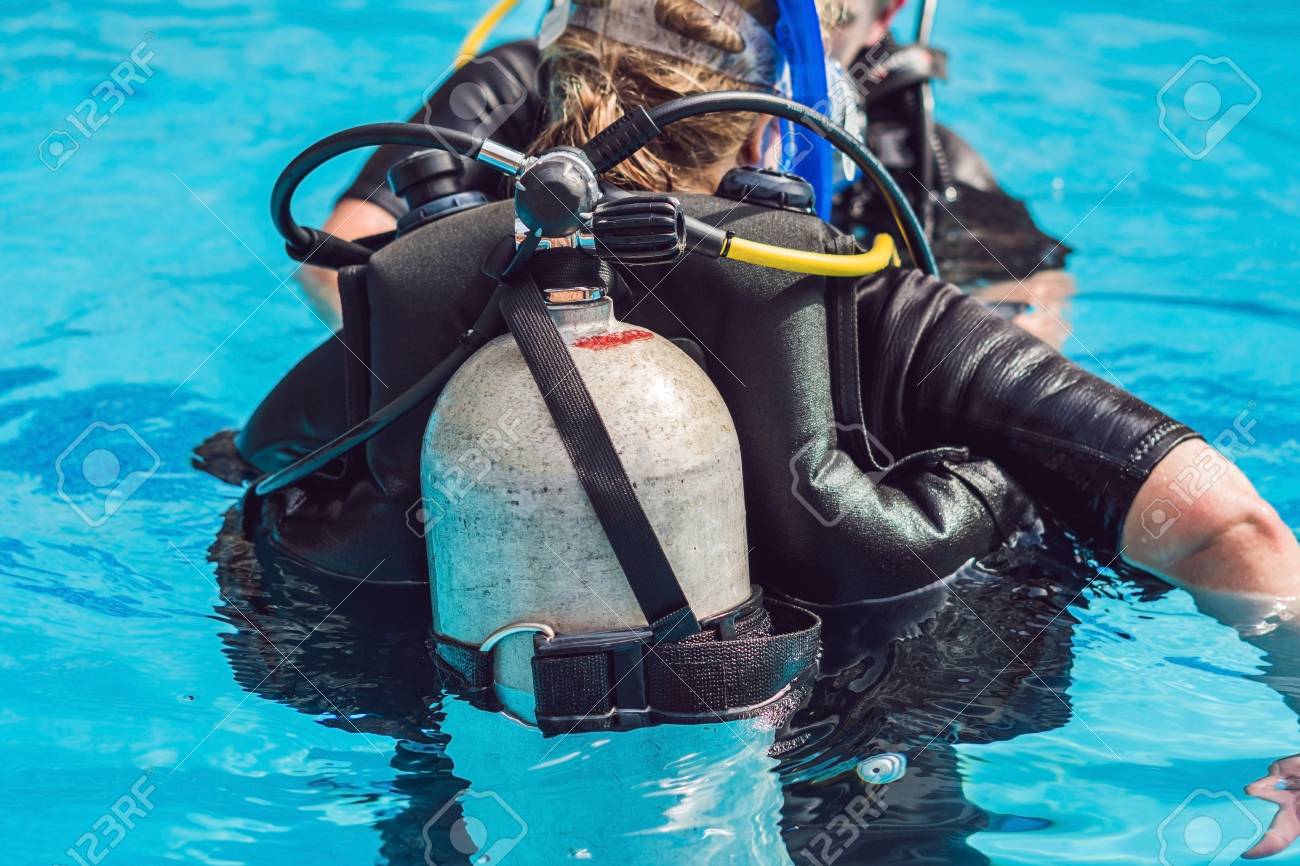 scuba oxygen tank