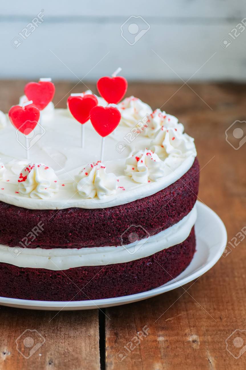red velvet cake with