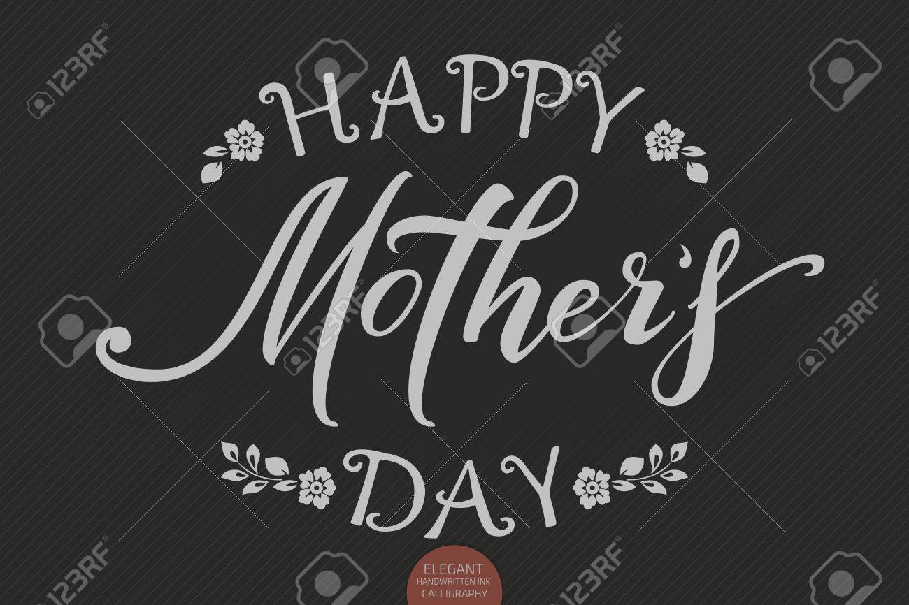 手描きのレタリング 幸せな母の日 エレガントなモダンな手書き書道 ベクトル インク イラスト 暗い背景にタイポグラフィ ポスター カード 招待状 プリントなどののイラスト素材 ベクタ Image