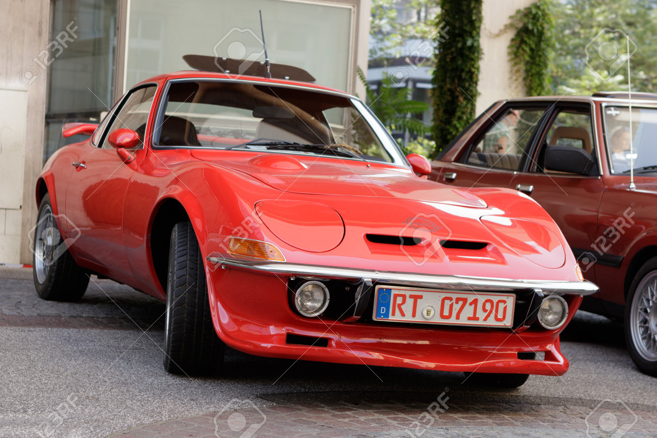ロイトリンゲン ドイツ 8 月ドイツ ロイトリンゲンで 17 年 8 月 日に Reutlinger Oldtimertag のイベントで 17 1969年オペル Gt 旧型車 の写真素材 画像素材 Image 8659