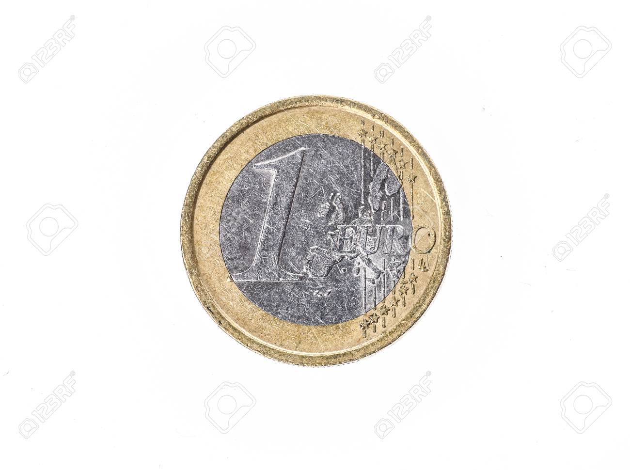 昔の使用し、1 ユーロ硬貨 € 身に着け。白で隔離 1€ のためのヨーロッパの通貨のコイン。高解像度画像。の写真素材・画像素材 Image  75726085