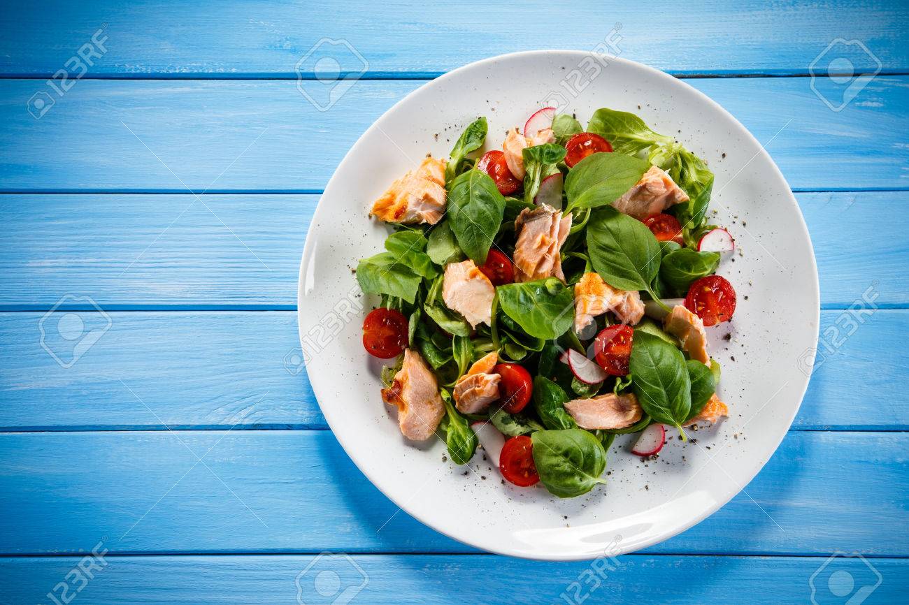 Fish salad - grilled salmon and vegetables - 52193401 Fish salad - grilled salmon and vegetables - 52193401