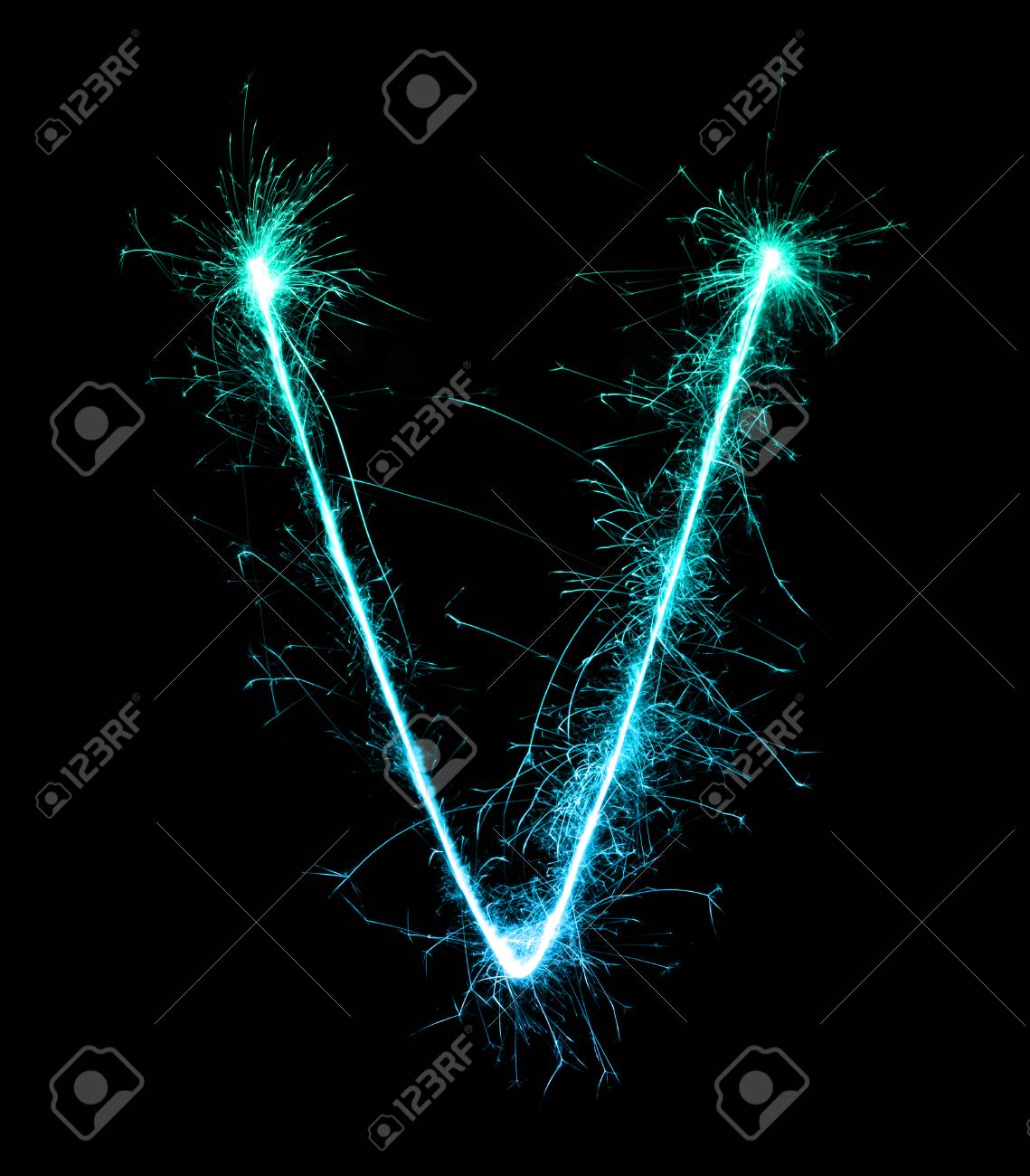 夜背景の線香花火花火光アルファベット V の写真素材 画像素材 Image