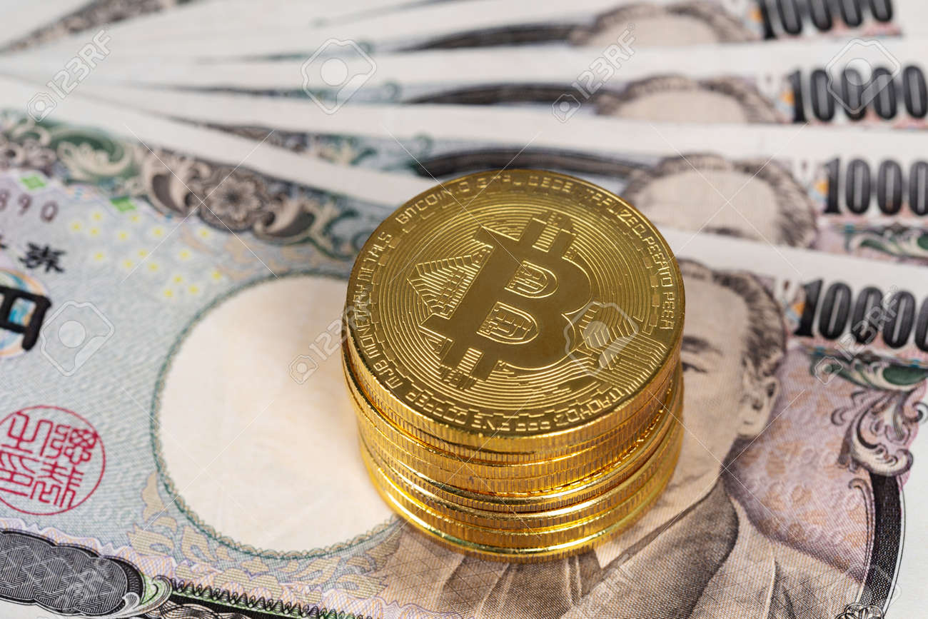 일본 지폐 엔의 비트코인 로열티 무료 사진, 그림, 이미지 그리고 스톡포토그래피. Image 119905540
