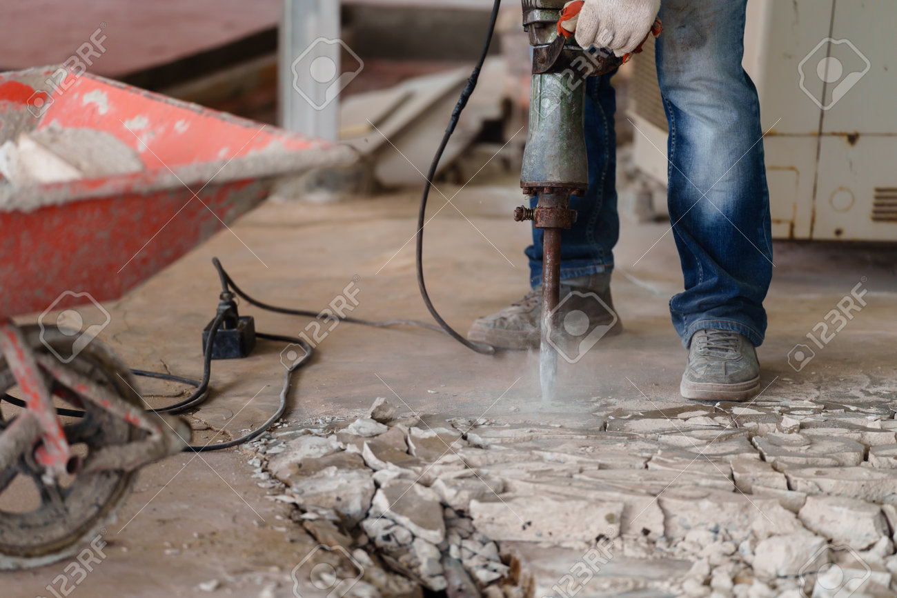 معلم تكسير - معلم تكسير بالكويت - مقاول تكسير - بالكويت📞55901990 - مقاول تكسير بالكويت - تكسير خرسانه - تكسير ارضيات - تكسير حوائط - مقاول هدم - تكسير سيراميك 9 https://previews.123rf.com/images/geargodz/geargodz2303/geargodz230300022/199709765-labor-using-a-jackhammer-to-break-up-a-concrete-floor.jpg
