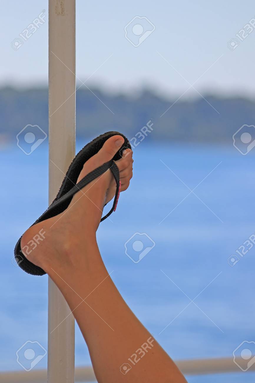 boat flip flops