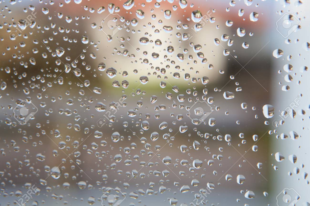 Vidrio Mojado Con Gotas De Lluvia Caída En La Calle, Fotos, Retratos, Imágenes Y Fotografía De Archivo Libres De Derecho. Image 39973618. Vidrio Mojado Con Gotas De Lluvia Caída En La Calle, Fotos, Retratos, Imágenes Y Fotografía De Archivo Libres De Derecho. Image 39973618.