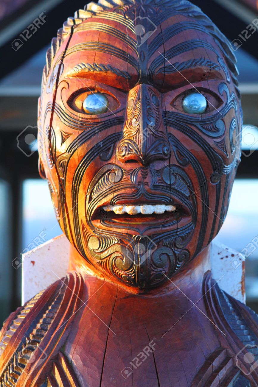 ニュージーランドで購入したマオリ族の木彫り置物2