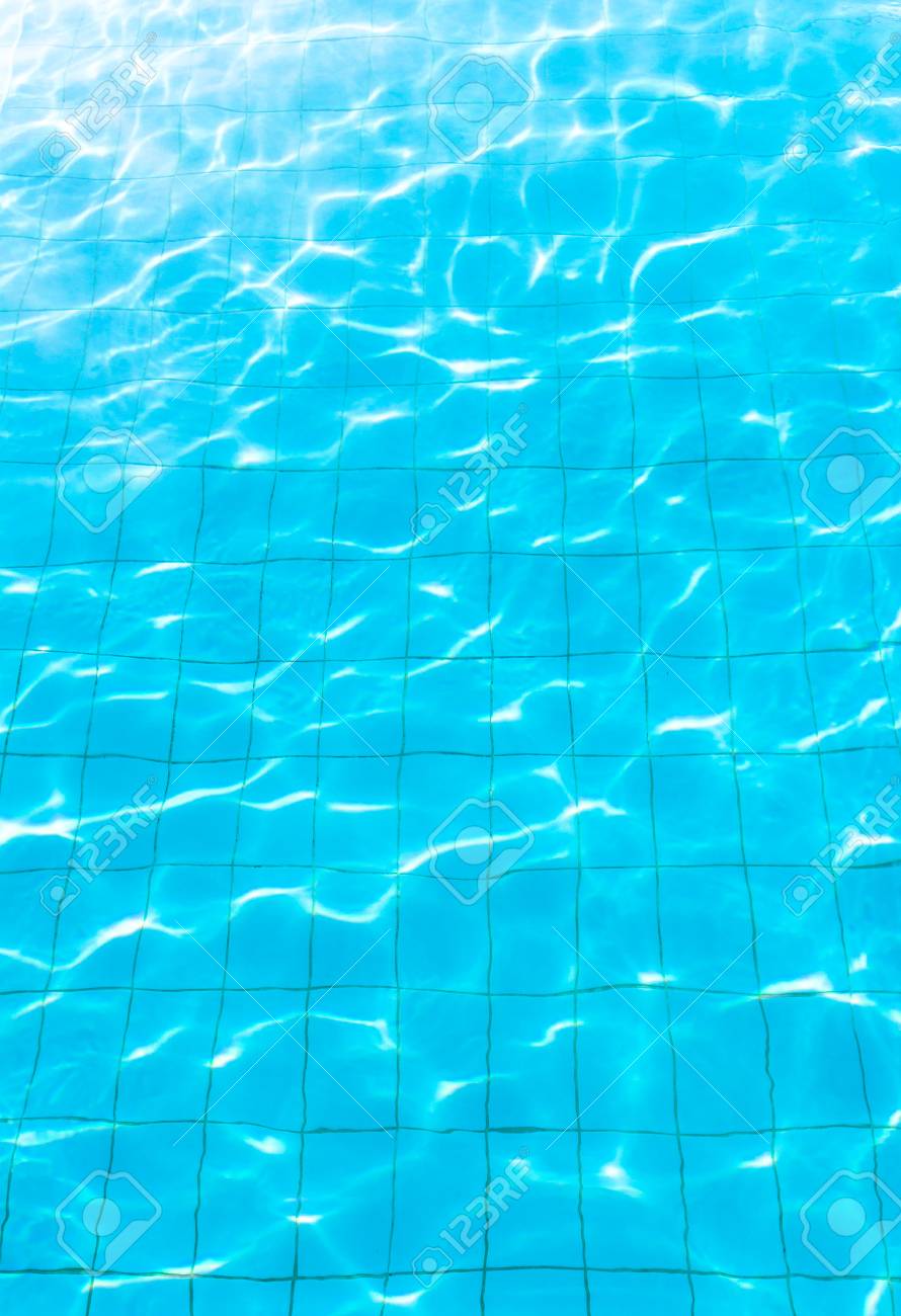 Hintergrund Oberflachenwasser In Den Pool Von Oben Lizenzfreie Fotos Bilder Und Stock Fotografie Image 80133171
