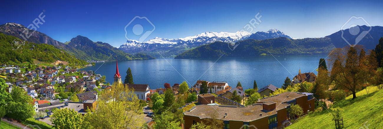村ヴェッギス ルツェルン湖 Vierwaldstatersee ピラトゥス山 有名なルツェルン Luzern 市 スイスに近いバック グラウンドでスイス アルプスのパノラマ画像 の写真素材 画像素材 Image