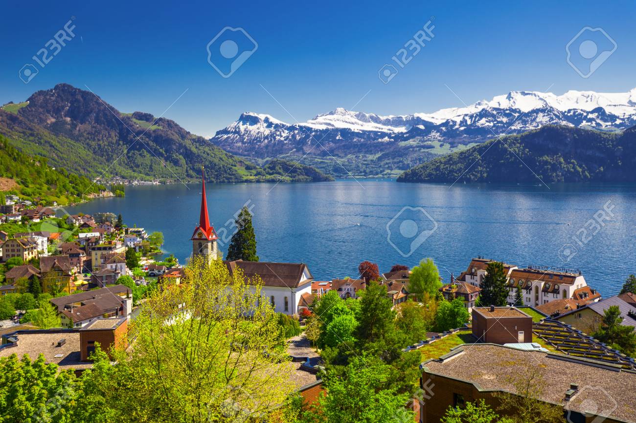 村ヴェッギス ルツェルン湖 Vierwaldstatersee ピラトゥス山 有名なルツェルン Luzern 市 スイスに近いバック グラウンドでスイス アルプスのパノラマ画像 の写真素材 画像素材 Image