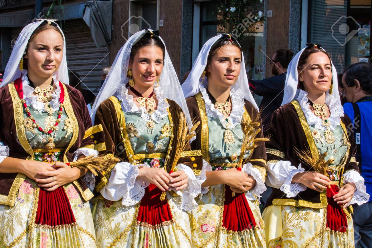 Costumi. Storia, サルデーニャ島の衣装の歴史、イタリア