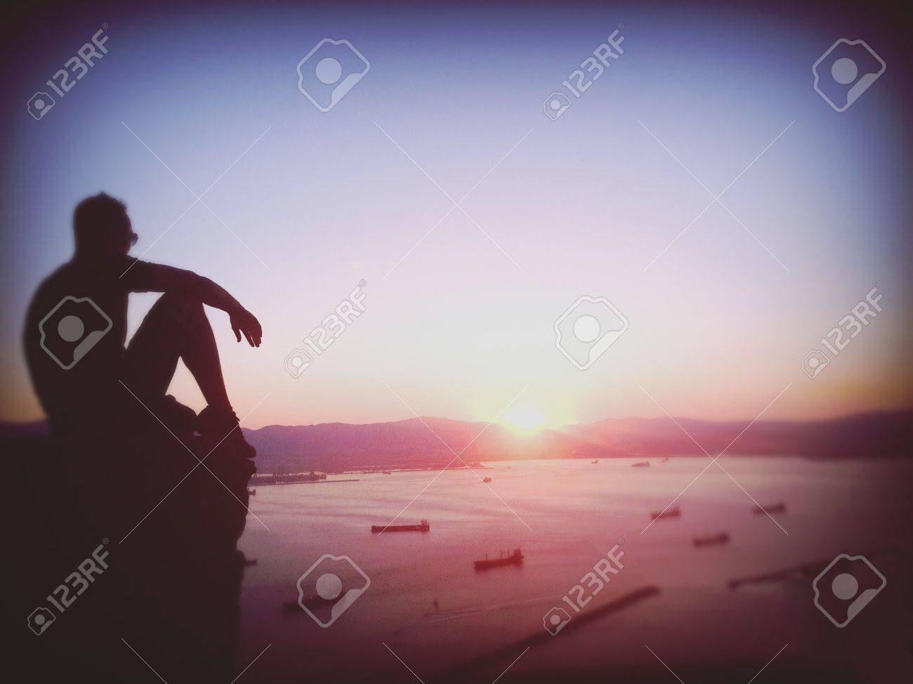 Nubi Vengono Galleggiante Nella Mia Vita Non è Più Necessario Portare Pioggia O Tempesta Usciere Ma Per Aggiungere Colore Al Mio Cielo Al Tramonto