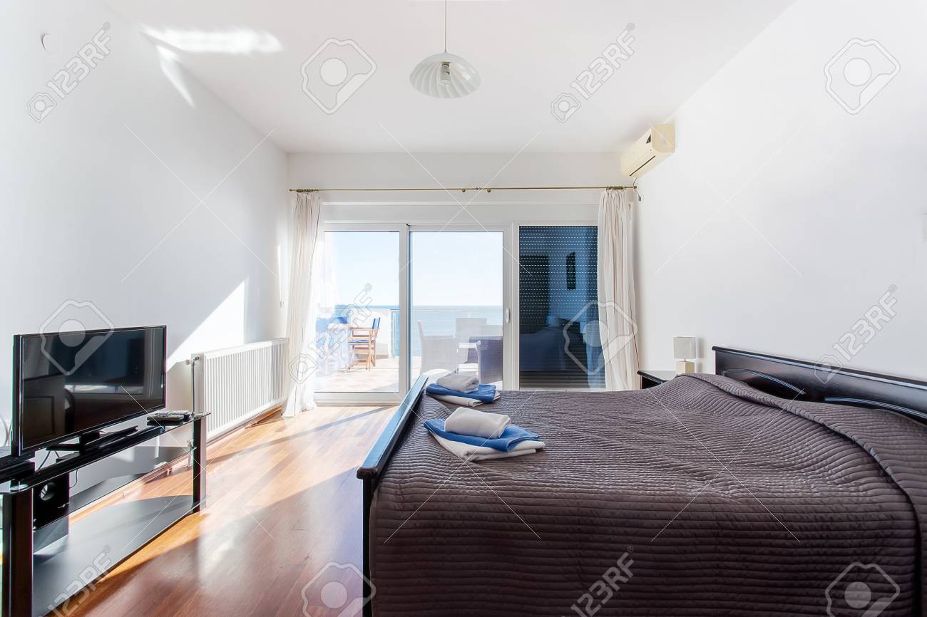 Modern Hotel Room Comfortable Beds Including Designs Walls