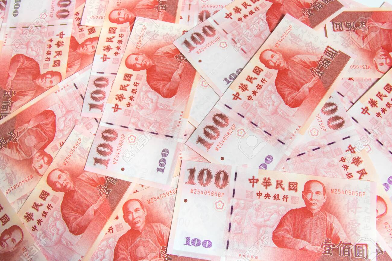 신대만 달러 1000, 500, 100의 배경, 대만 지폐의 스프레드. 로열티 무료 사진, 그림, 이미지 그리고 스톡포토그래피.  Image 120852306