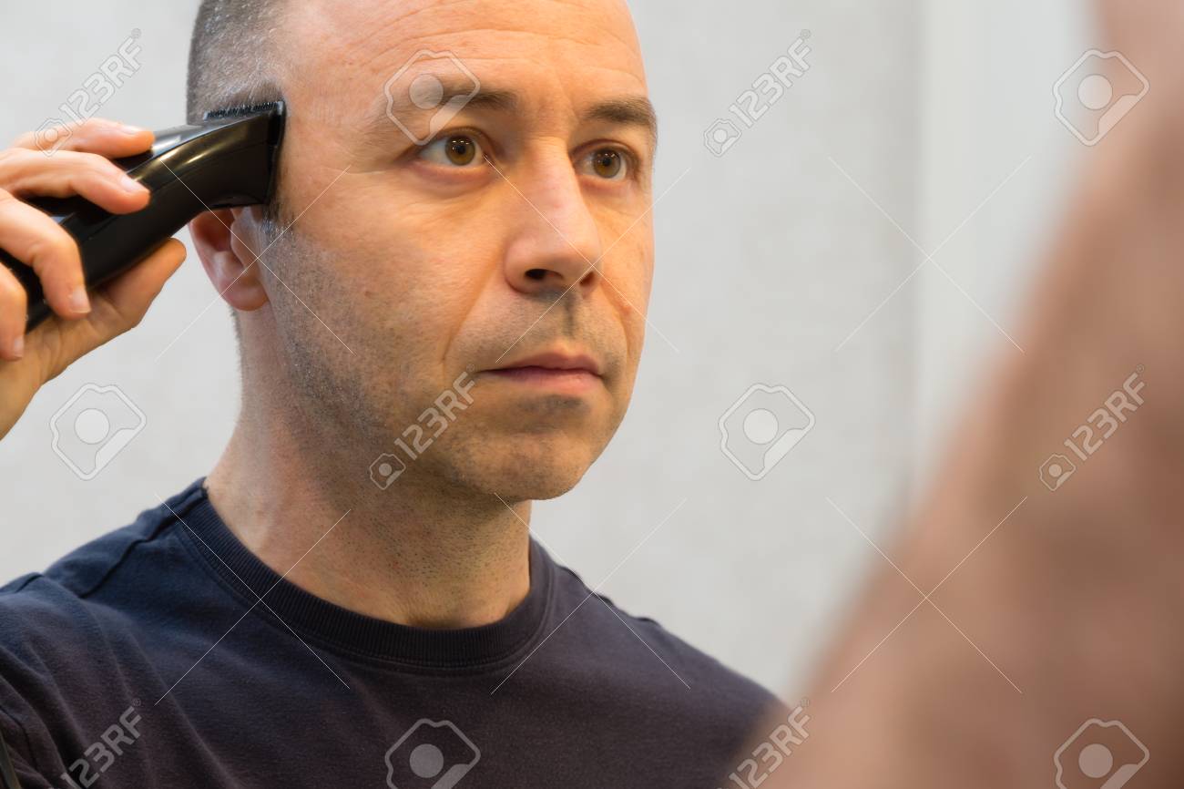electric razor to shave head bald