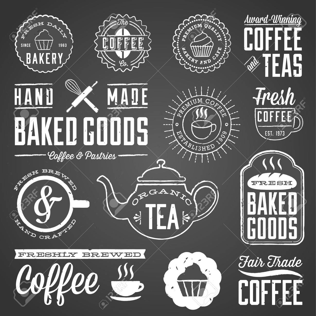 黒板カフェとベーカリーのデザイン 黒板ラベルおよびデザイン要素のセット 色はグローバルであり それぞれのデザインを簡単に編集できるグループ化します のイラスト素材 ベクタ Image