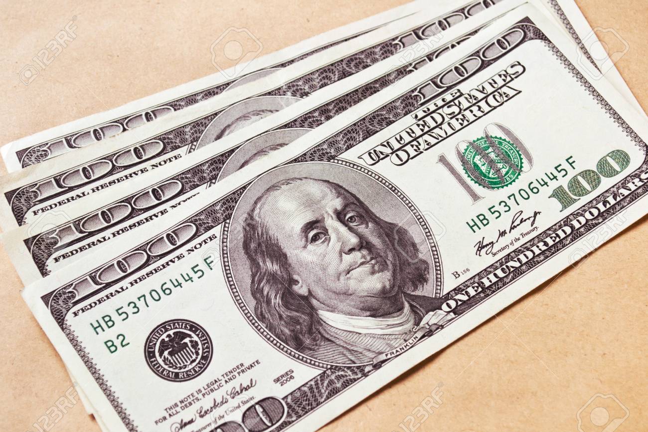 400ドルのトップビューの写真素材・画像素材 Image 94737209