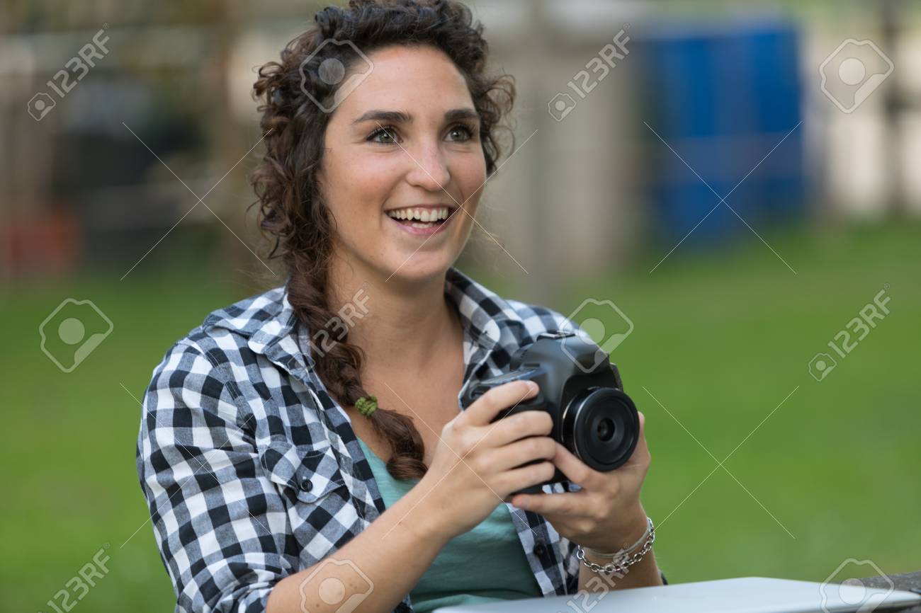 Single frau im freien [PUNIQRANDLINE-(au-dating-names.txt) 62