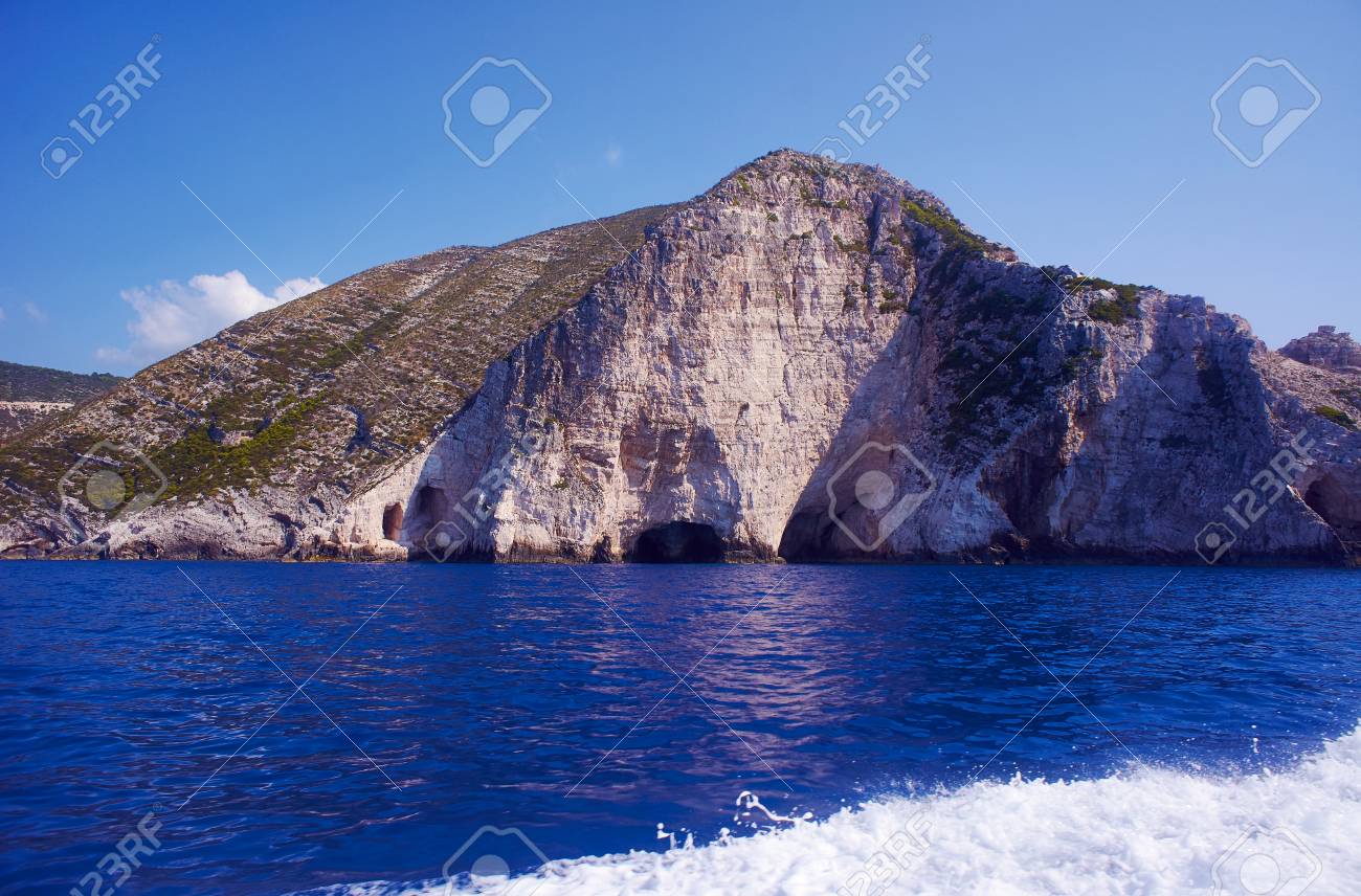 島の Zakyntos ギリシャの白い岩の崖 の写真素材 画像素材 Image